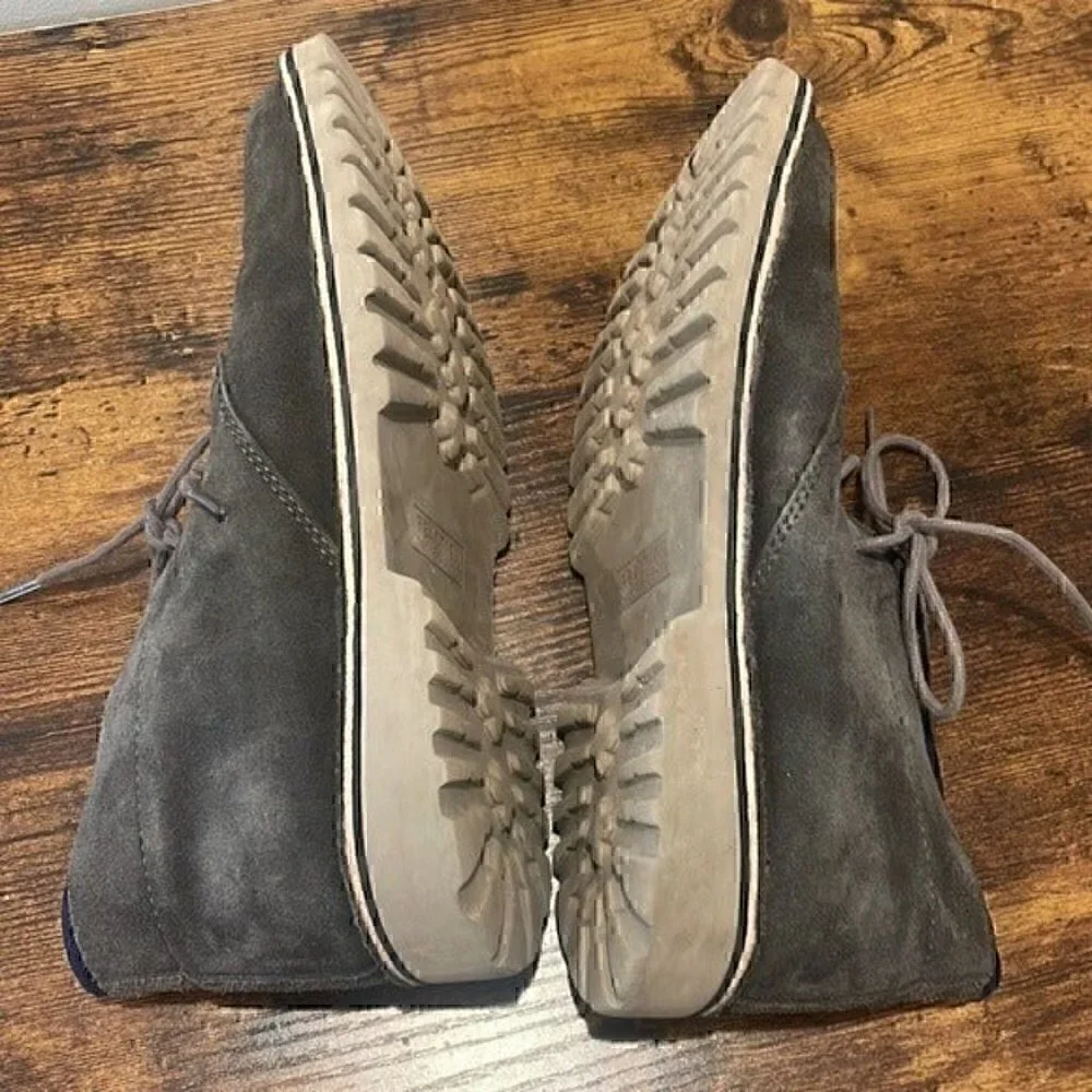 Kenneth Cole gray suede lace up boots size 9.5 men